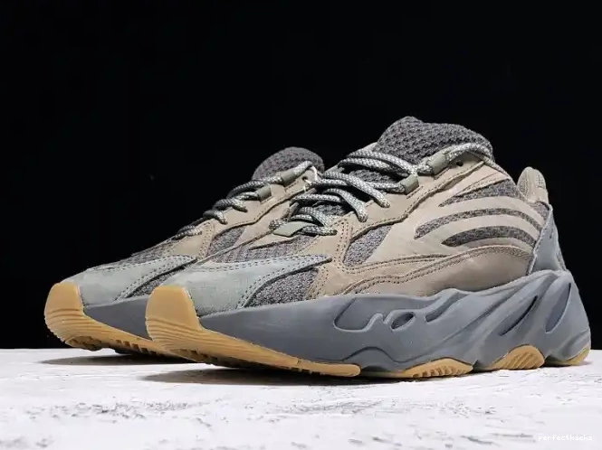 Geode v2 700 Yeezy EG6860 Adidas Boost 0512